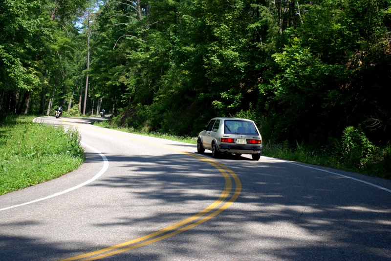 Illustration for article titled Boring cars, boring road. Hehe.